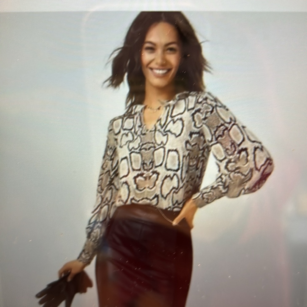 CAbi Serpentine Blouse 3759 Long Sleeve XS Snake Print - Picture 9 of 10